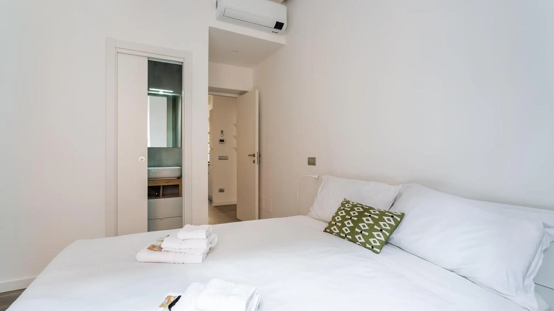 Iflat Radiant Retreat In Esquilino Apartment Rome